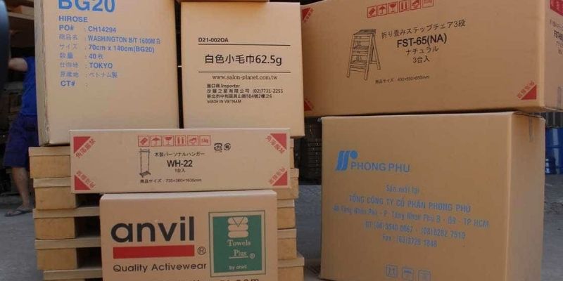 Con-dau-dong-tren-thung-carton-1.jpg Con-dau-dong-tren-thung-carton-1.jpg
